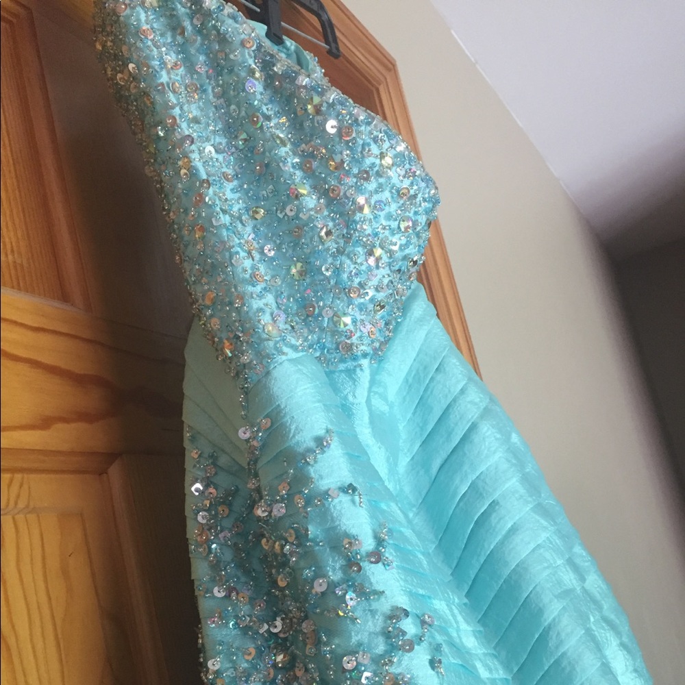 BLUE PROM DRESS - Picture 5 of 8